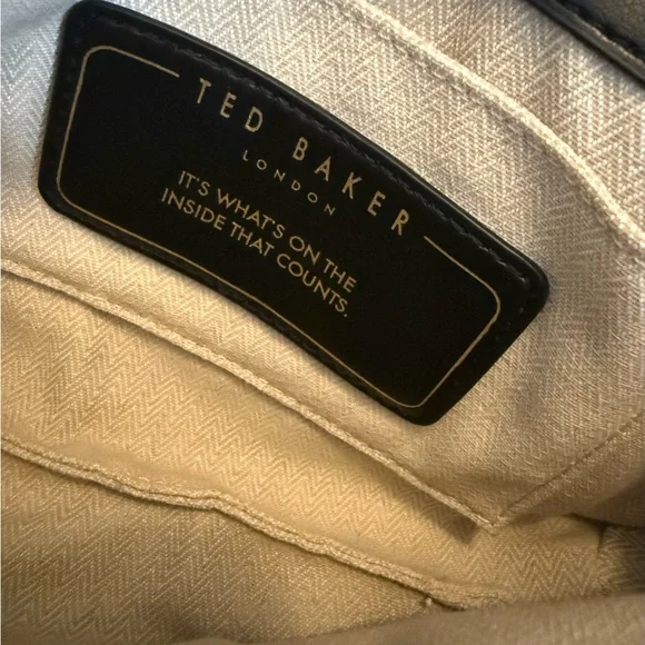 Ted Baker London Ginette Quilted  Crossbody Bag - Picture 7 of 8